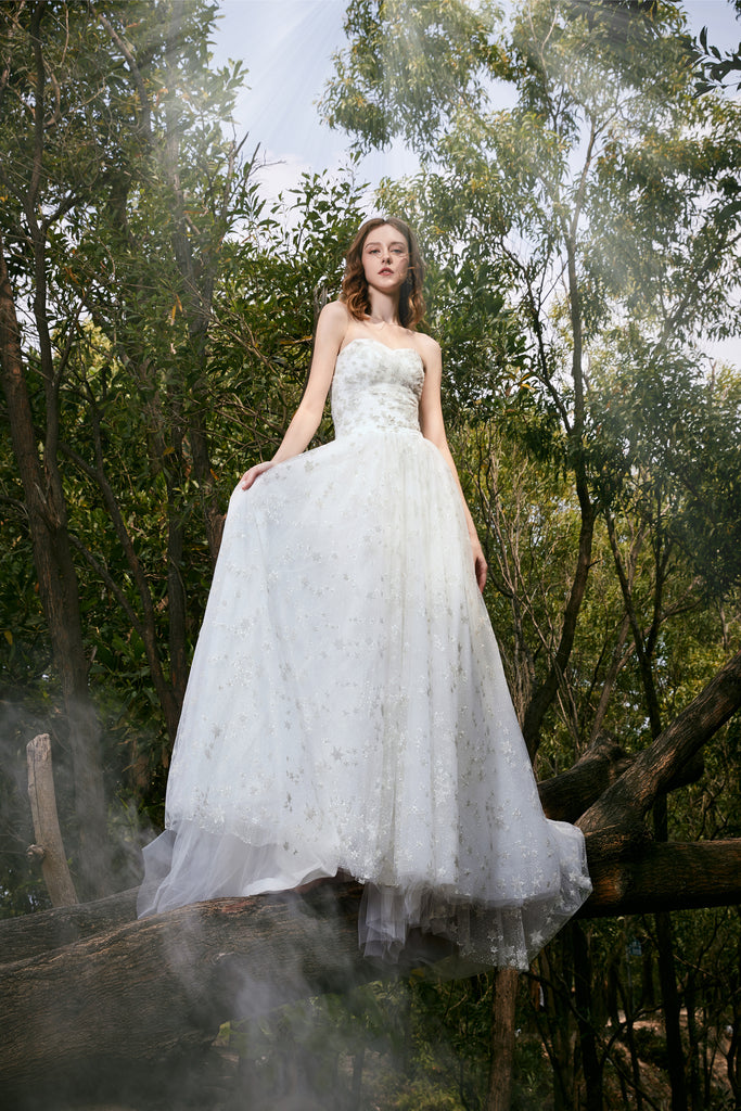La Galaxia - Selena Huan clean-cut strapless natural flow star glittering lace ball gown