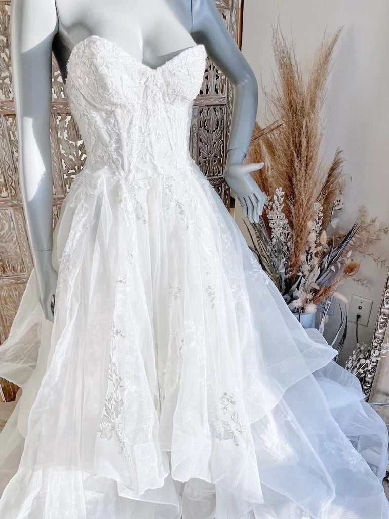 Libson - Selena Huan Floral Alençon Lace Strapless Ruffled Skirt Ball gown