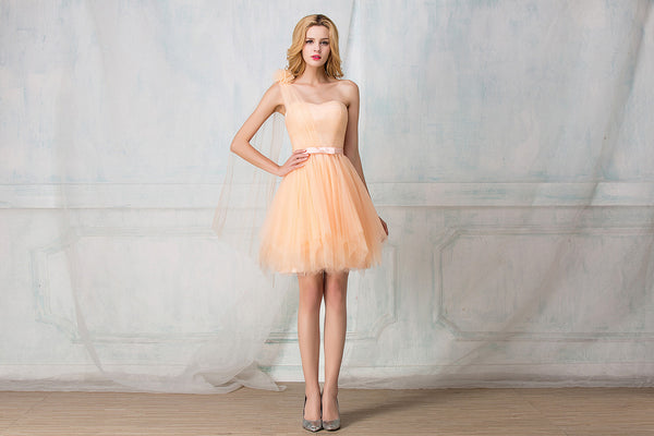 Sweetheart one-shoulder cocktail-length tulle bridesmaid dress